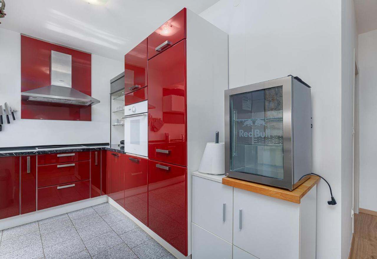 Appartement Massa 200 M To The *